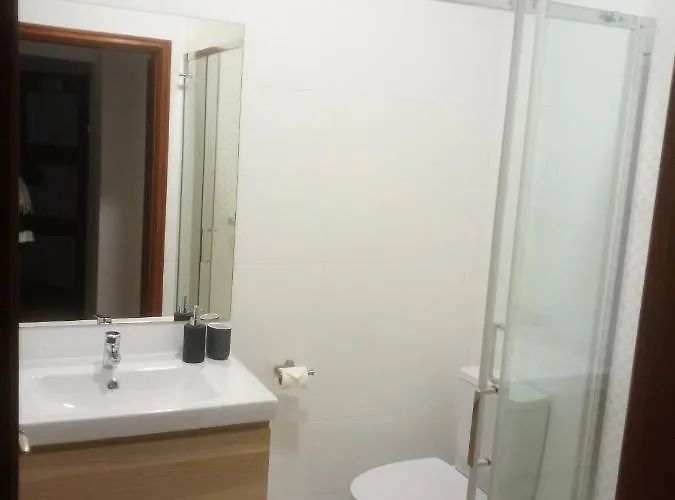 בית אירוח Buddies Family אבאירו